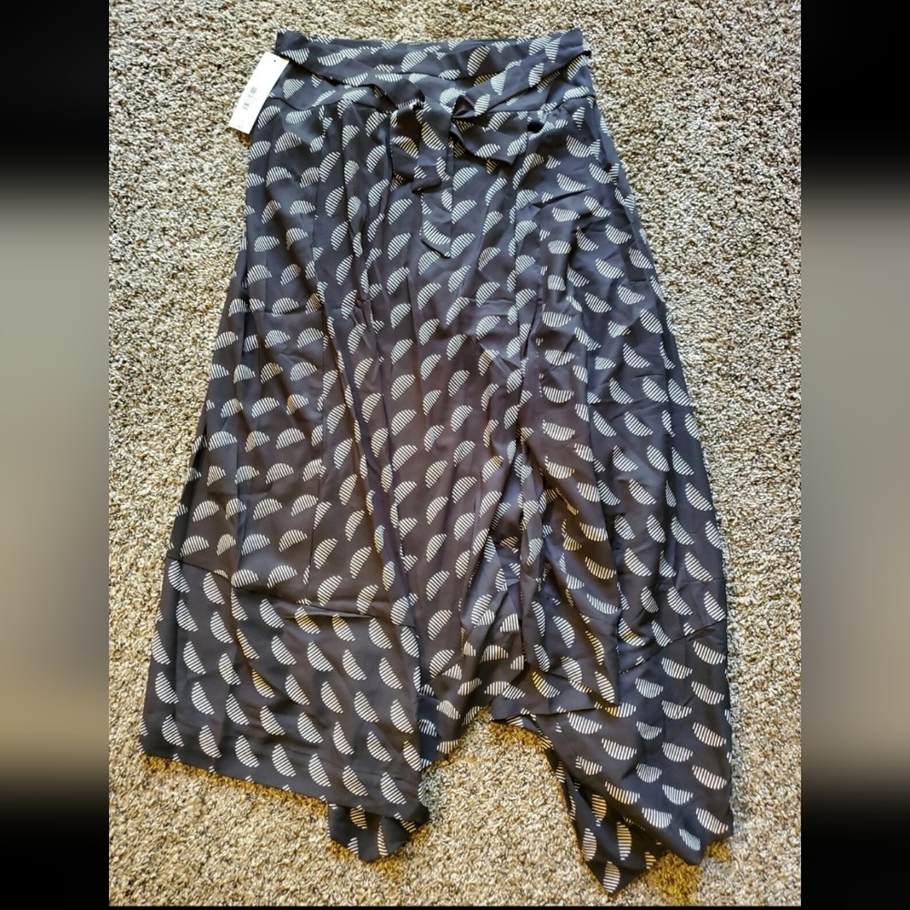 Worthington Wrap Sarong Skirt Black Zelenia Geometric white. - Picture 4 of 7